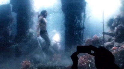 FIRST LOOK! Aquaman “Flies” Into Action in Justice&nbsp;League